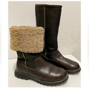 BROWN LEATHER UGG BOOTS - SZ 8
